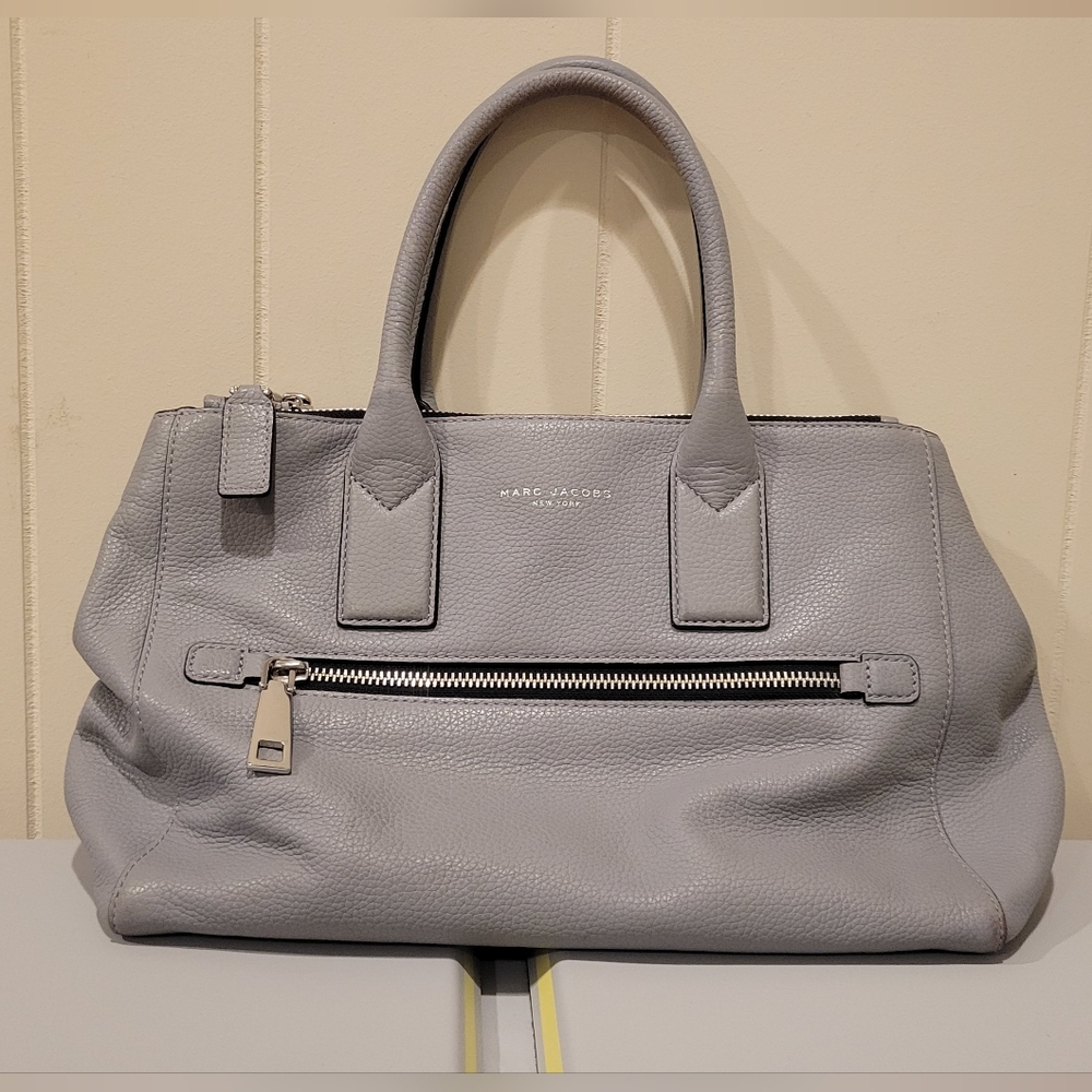 Marc Jacobs Gray Pebbeled Leather Shoulder Bag